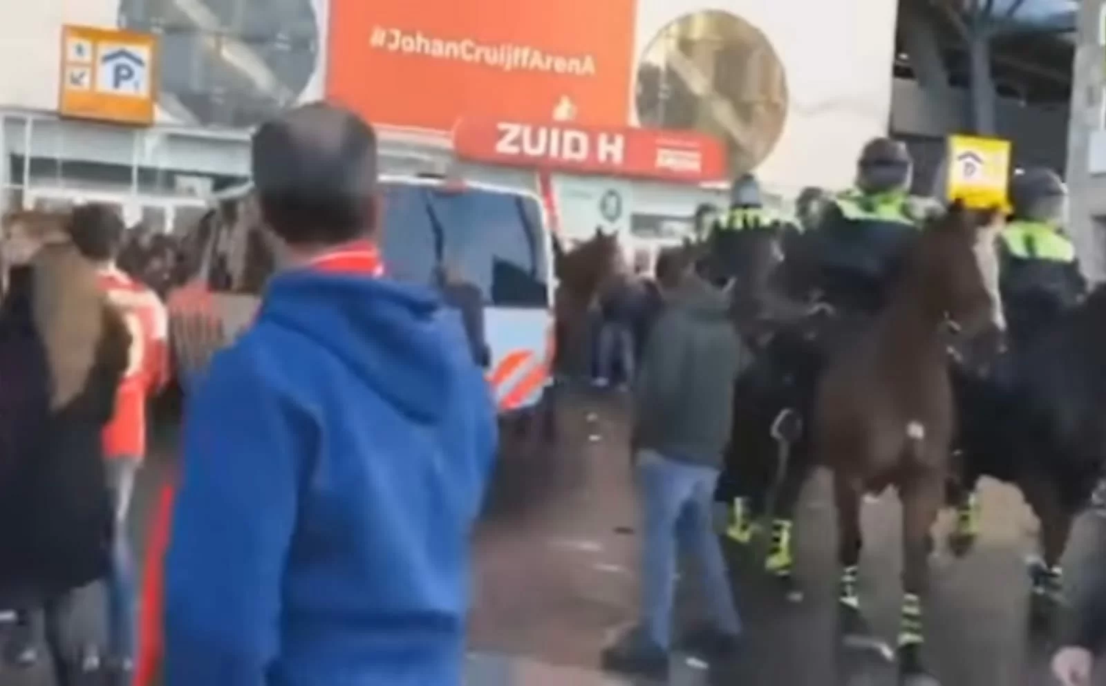 Tifosi dell’Ajax fermati dalla Digos