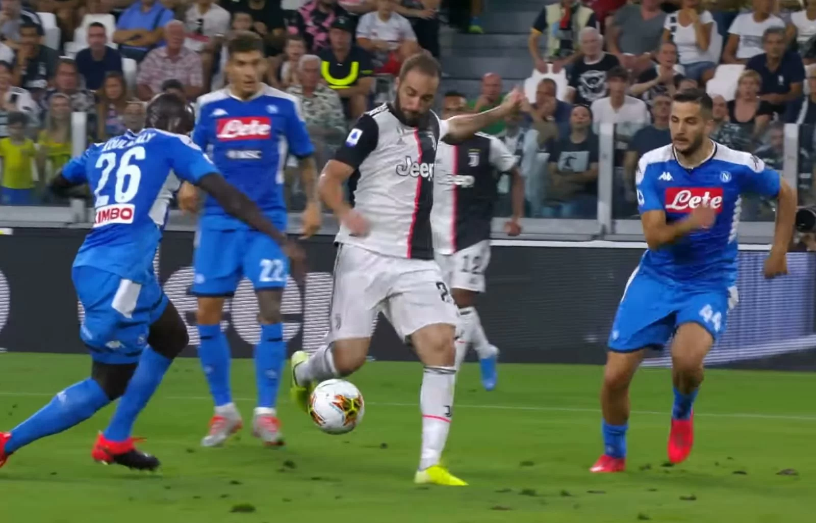 Sportmediaset: Juve da 7 in pagella, e se il colpo fosse Higuain?