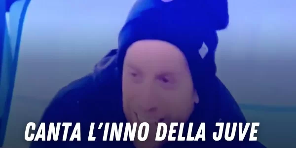 Papu Gomez stupisce tutti: in panchina canta l’inno della Juventus