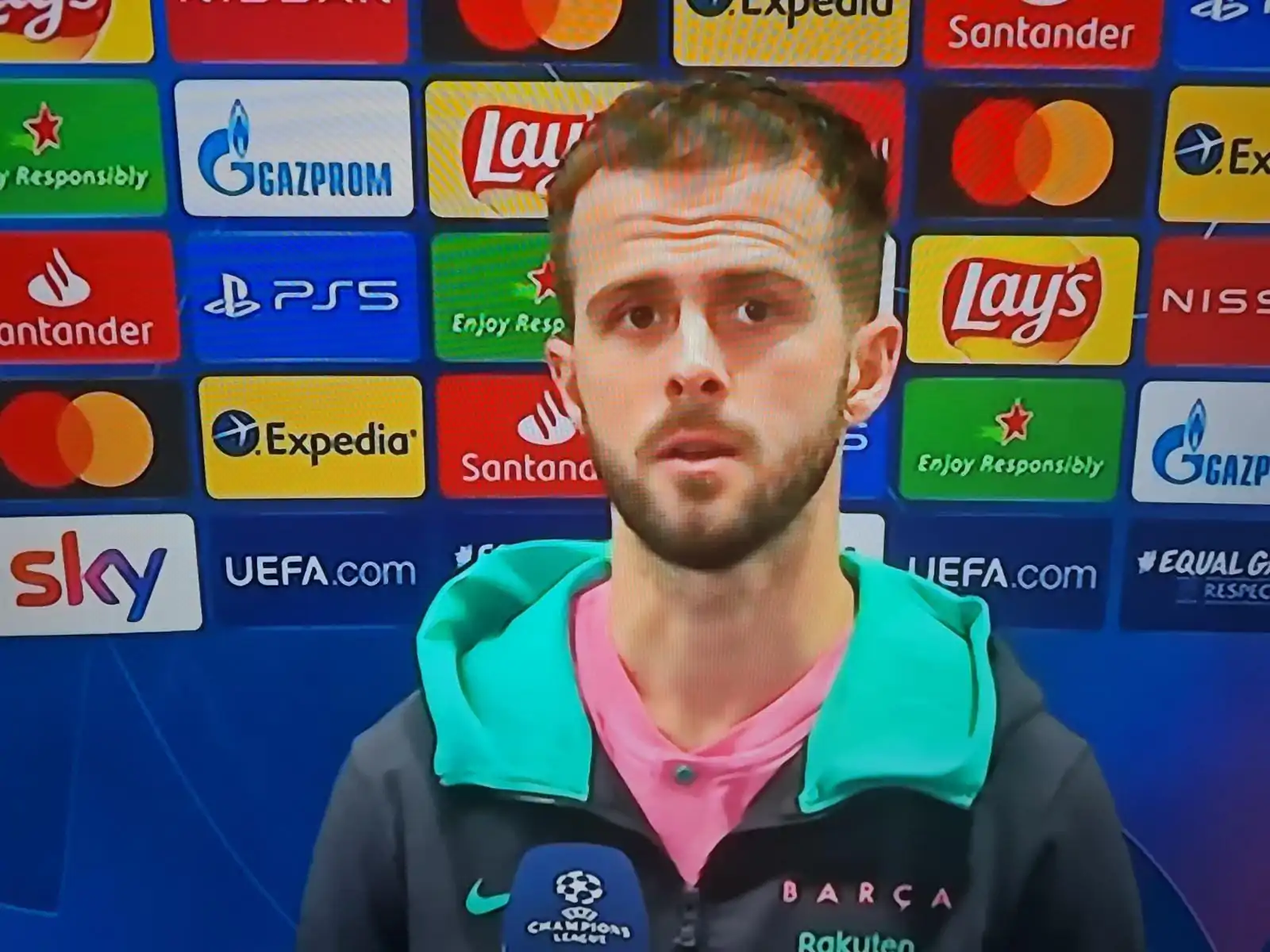 Pjanic sulla Juventus: “Potevano fare qualcosa in più, ma in Champions certi errori li paghi”