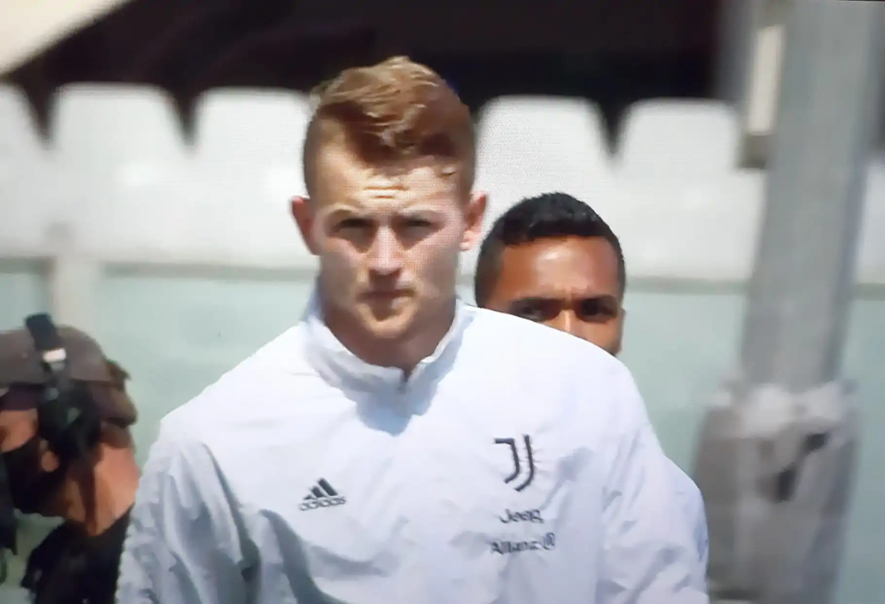 L’ex bianconero a De Ligt: “Sei uno dei migliori al mondo”