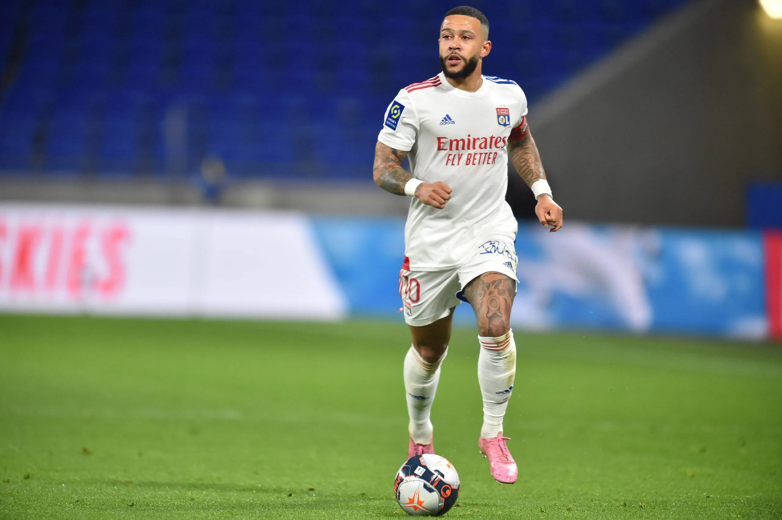 Sfuma l’obiettivo Depay: l’olandese è ai dettagli con il Barcellona