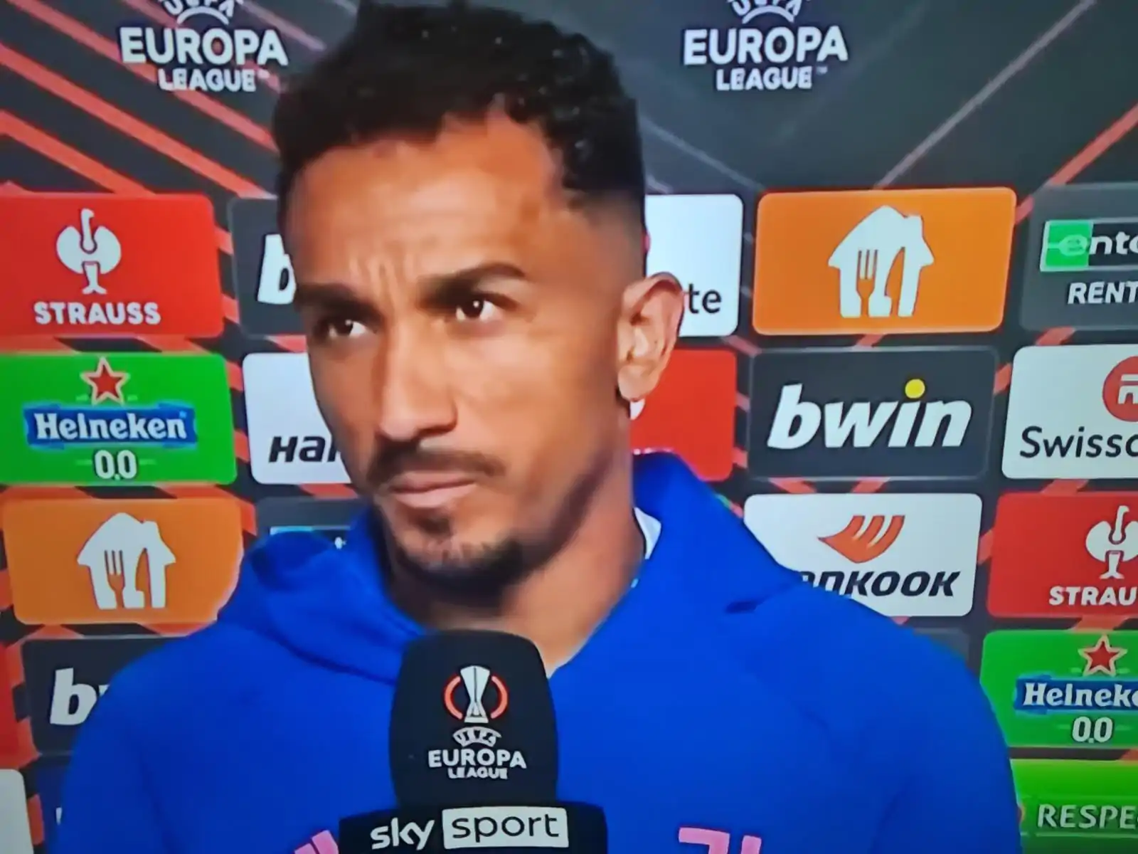 Danilo durante il post-partita di Sporting-Juventus