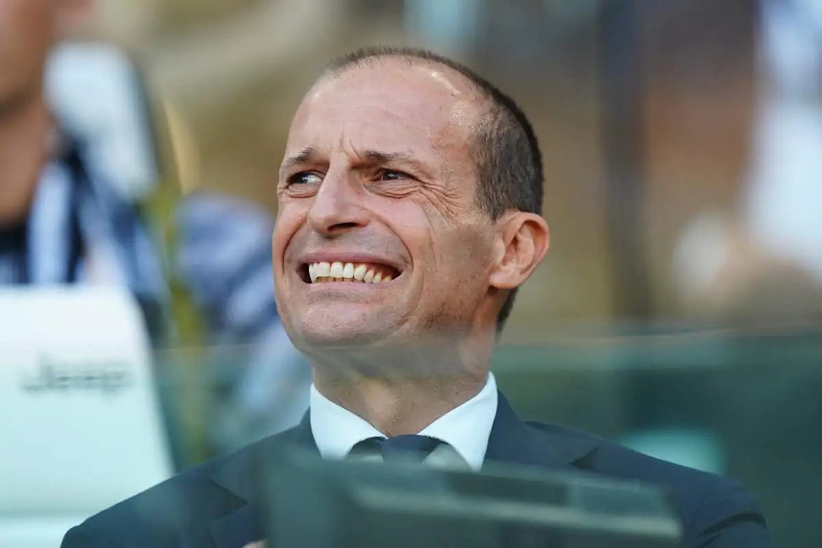 Cori per Allegri durante Juve-Torino