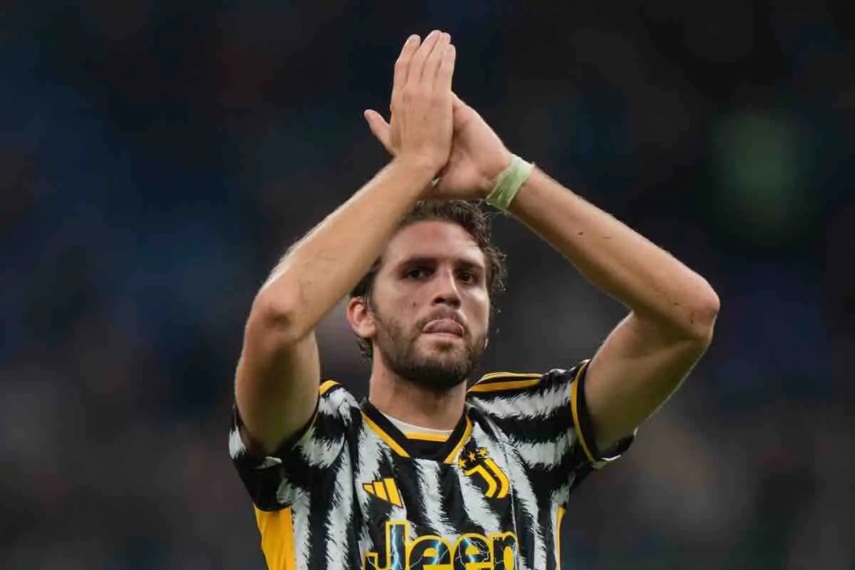 Locatelli torna sull'addio di Chiellini: "Per me è un fratello maggiore", poi lancia la sfida all'Inter