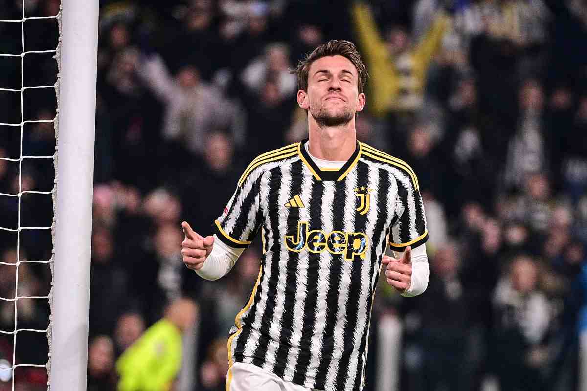La Juventus taglia gli esuberi, Rugani verso la cessione: ci sono già tre richieste