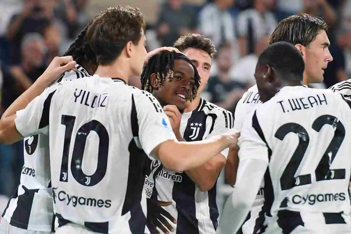 Giocatori della Juventus che esultano