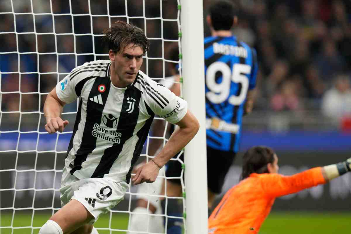 Vlahovic con la Juventus