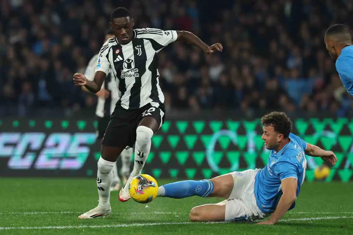 Napoli Juve, a segno Kolo Muani