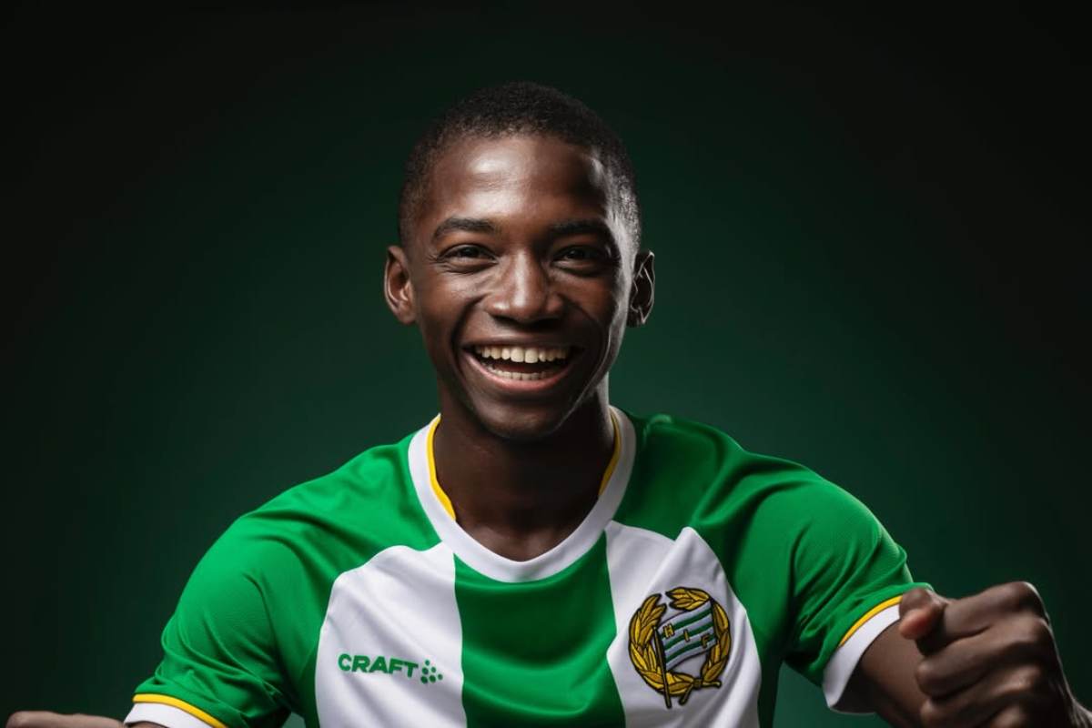 Toure con la maglia dell'Hammarby